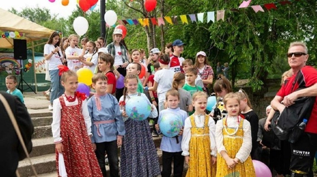 Общественники ко Дню защиты детей организовали праздник в столичном парке "Дружба"